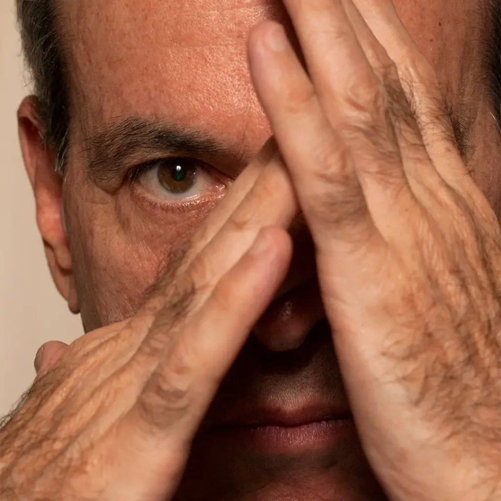 Ney Matogrosso recebe título de Doutor Honoris Causa na abertura do FestJuv